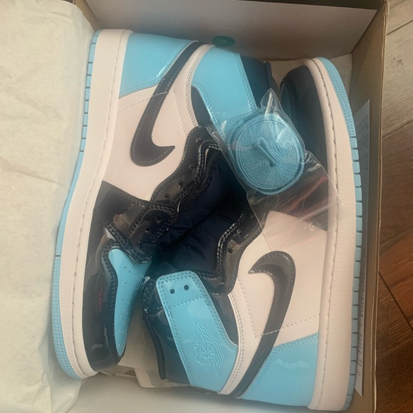 Jordan 1s Size 11 men’s Unworn And new - Picture 6 of 6